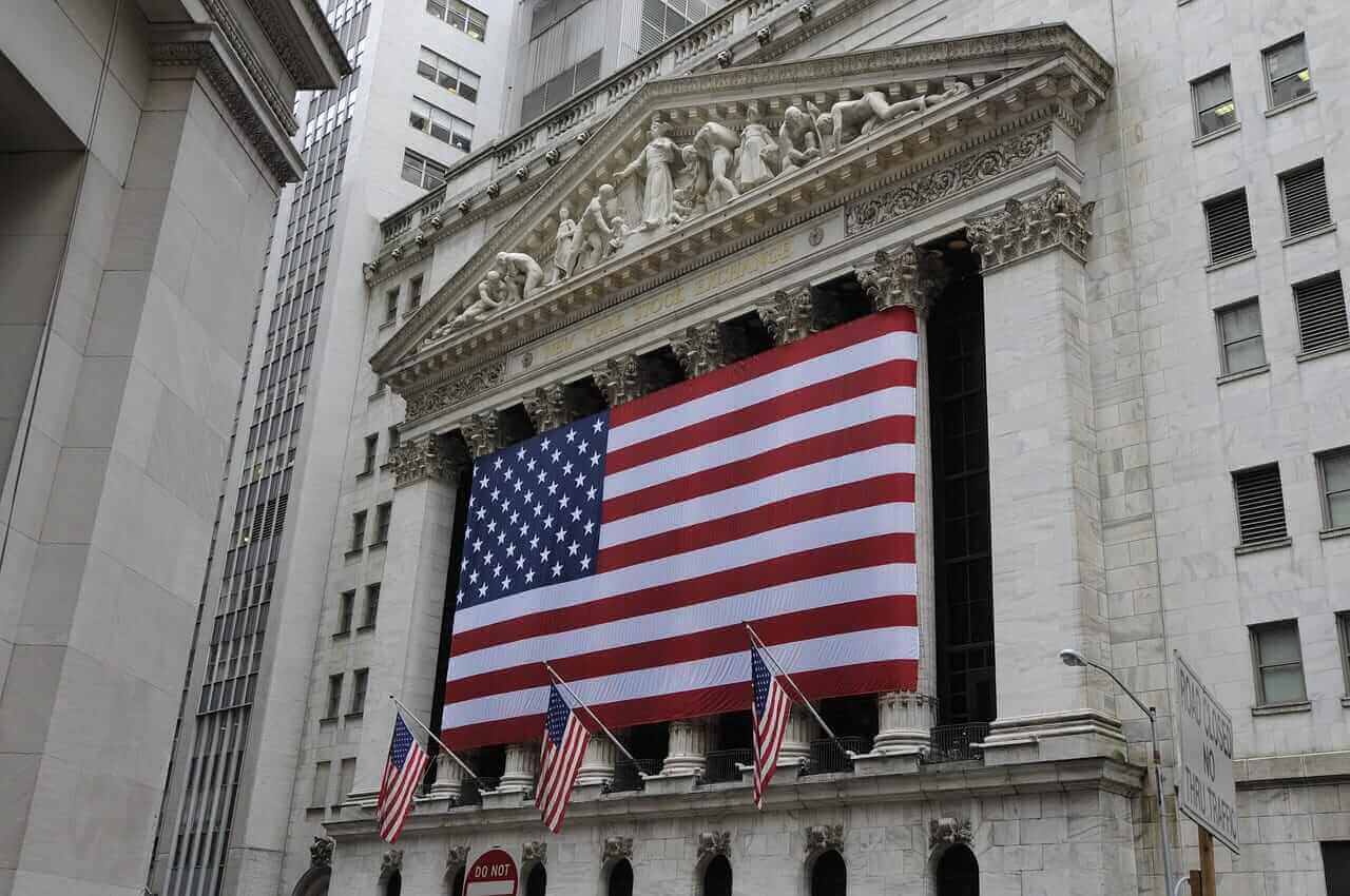 Stocks Edge Higher as Solid Corporate Earnings Boost…